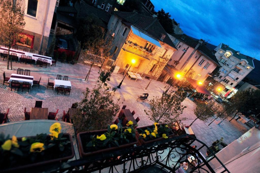 Hotel Room City Square With Great View No Parking Skopje Ngoại thất bức ảnh