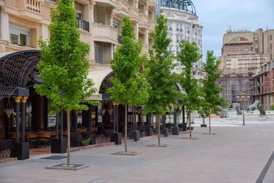 Hotel Room City Square With Great View No Parking Skopje Ngoại thất bức ảnh