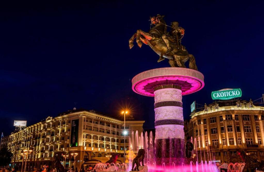 Hotel Room City Square With Great View No Parking Skopje Ngoại thất bức ảnh