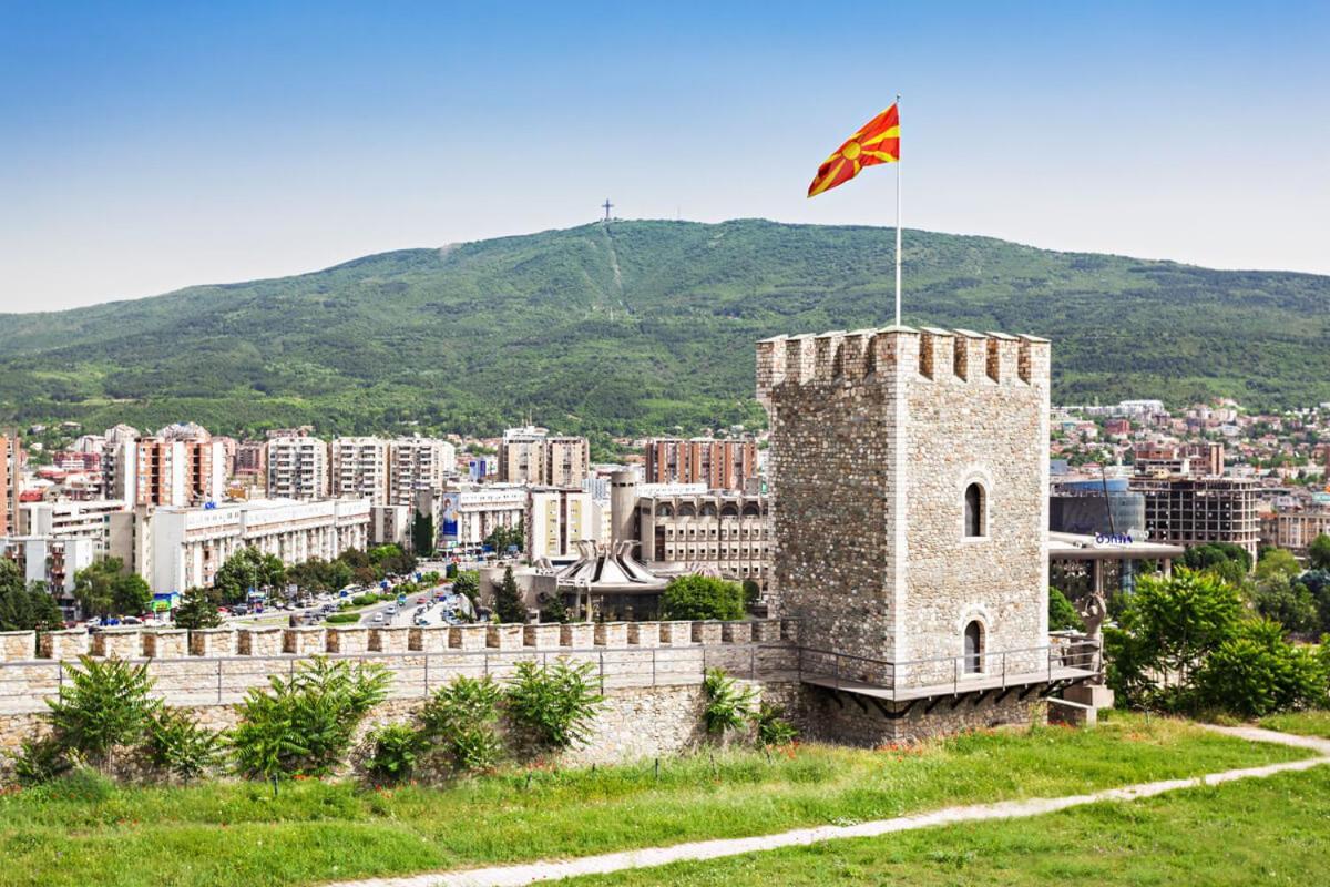 Hotel Room City Square With Great View No Parking Skopje Ngoại thất bức ảnh